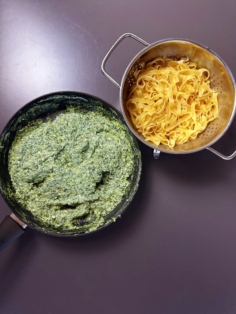 Pasta and Spinach Ricotta Sauce ready to serve